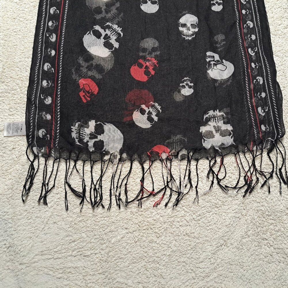 Skull Scarf - Picture 2 of 3